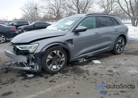 2021 Audi E-Tron Premium Quattro z USA, uszkodzony, nr VIN WA1AAAGE6MB012375